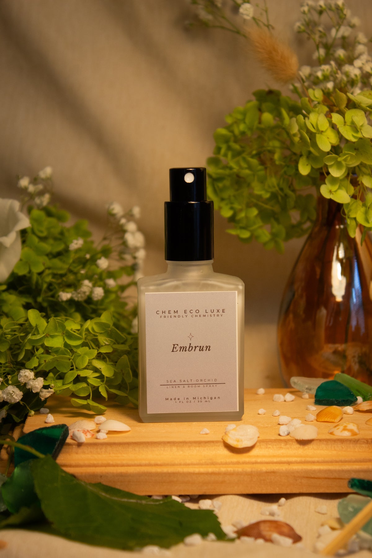 Embrun— Room & Linen