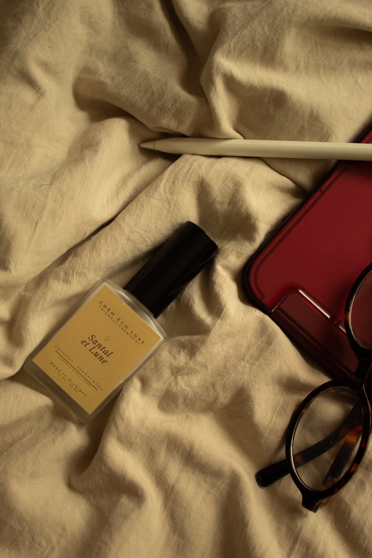 Santal et Lune — Room & Linen