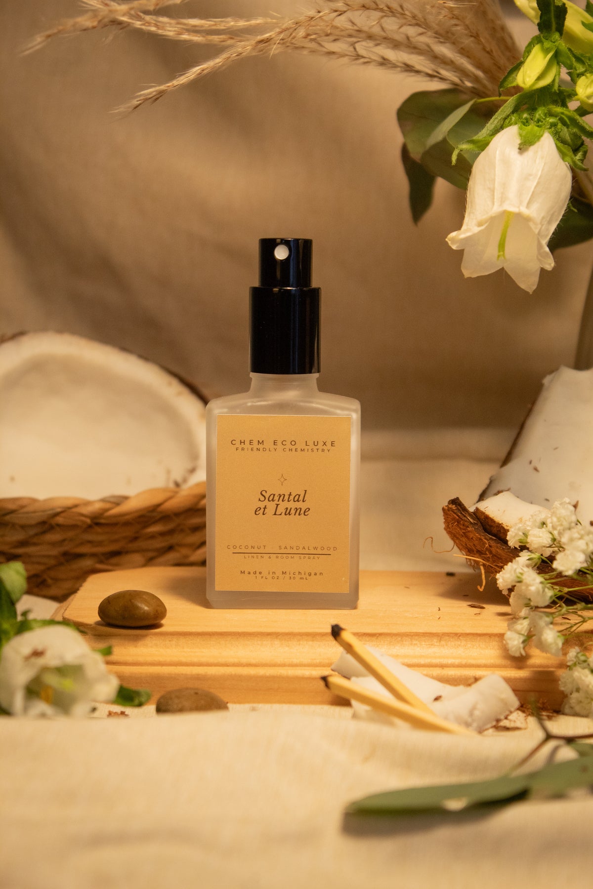 Santal et Lune — Room & Linen